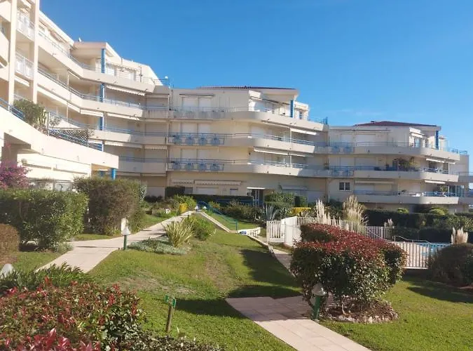 Juan Les Pins Piscine Et A 200m Apartment
