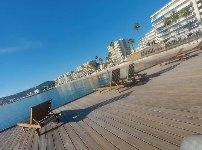 Juan Les Pins Piscine Et A 200m * Antibes