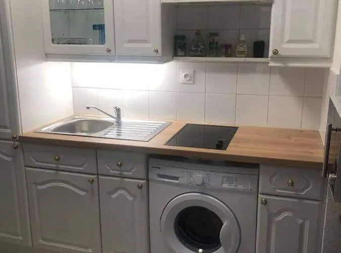 Juan Les Pins Piscine Et A 200m